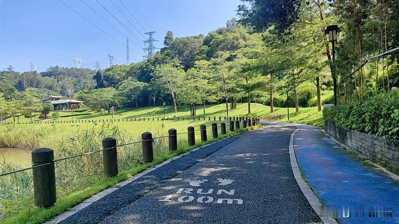 其实，你最不快乐的年龄是45岁到55岁这十年，理由是：​1.父母健康亮起红灯