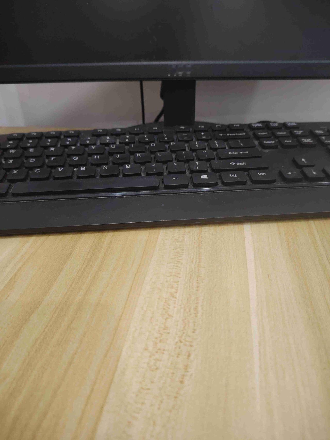 不想上班又能怎样带定位晒今日生活我的今日状态：😁轻松愉快我这里的天气：?