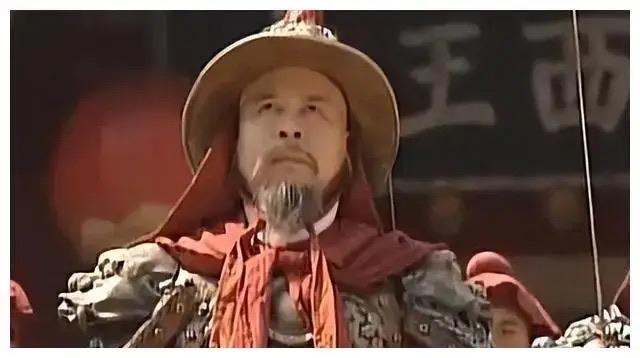 吴三桂真是缺乏远见，在云南待了多年，手里掌握着十多万精兵，这个时候如果选择南下东