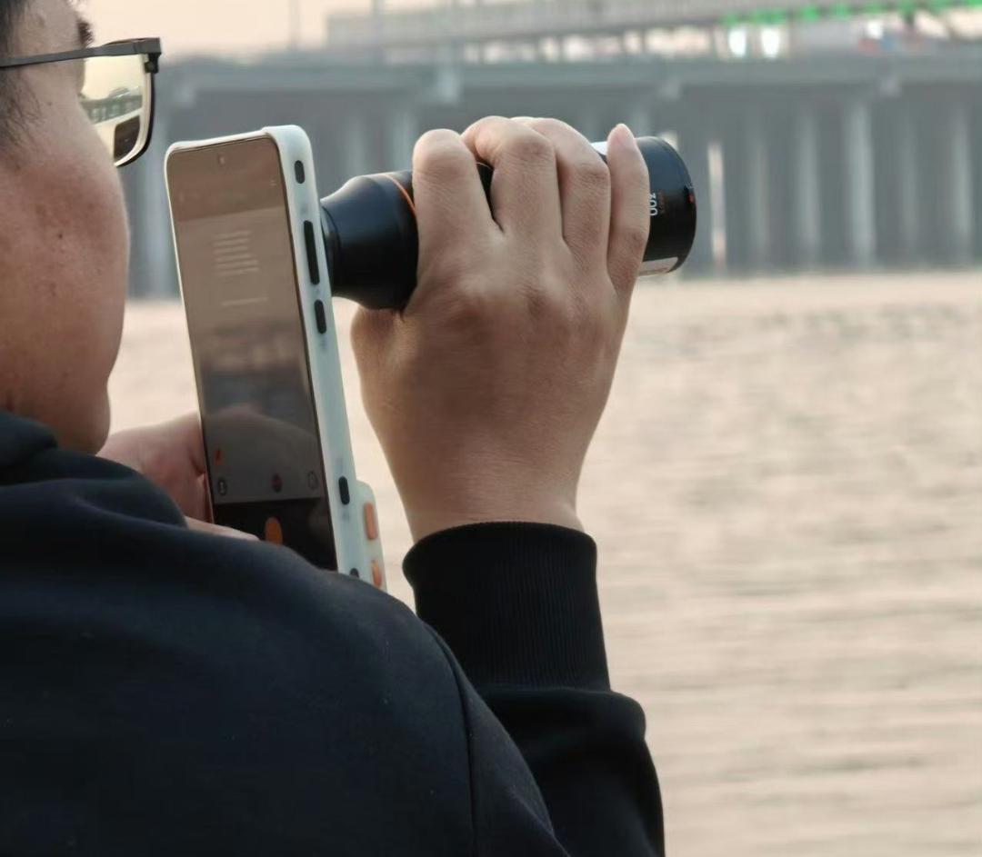 FindX9Ultra？这增距镜好大这代Find真可以期待一下，长焦素质拉