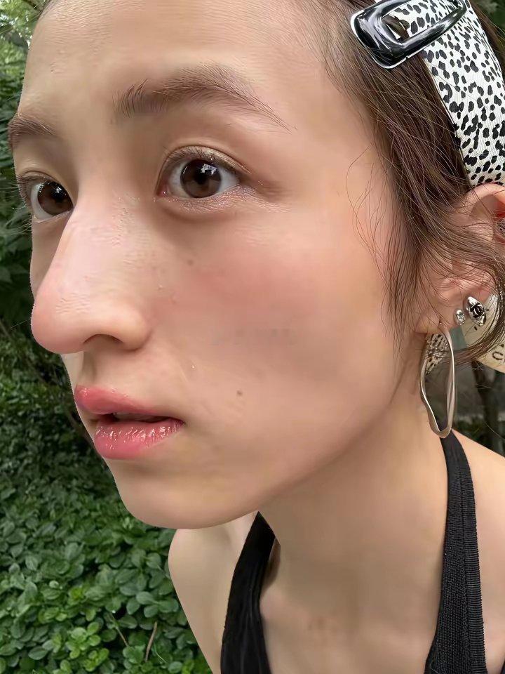明星也太辛苦了吧！这居然是张子枫？瘦成了什么样了呀？