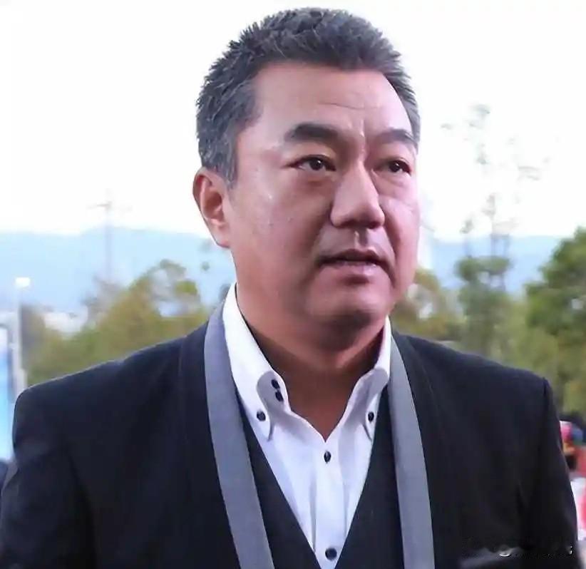 演员董勇说：“我现在特别想去办一件事，就是有哪个单位要我，有退休工资的那种。我现