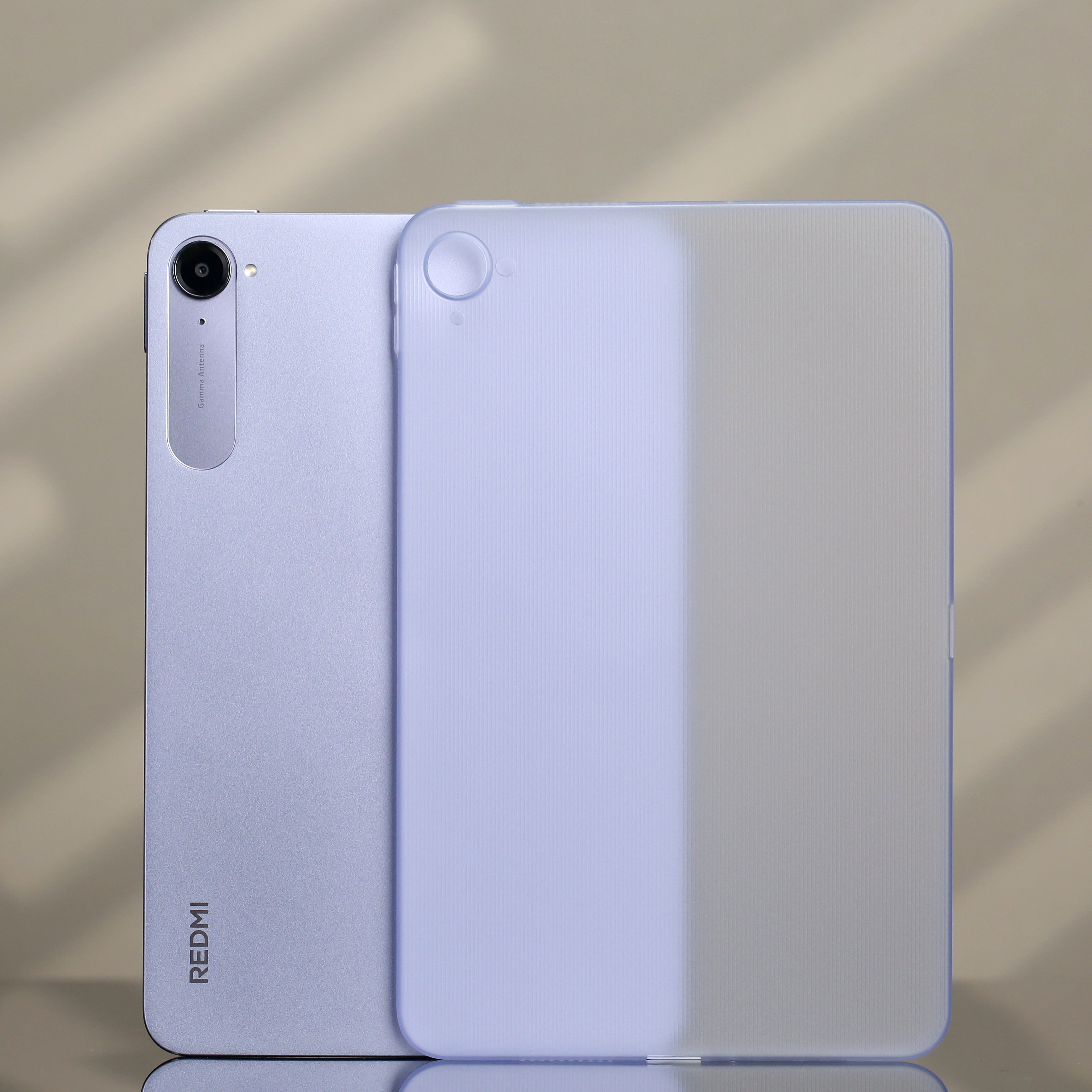 KPad超薄壳第二款颜色到货透紫色，搭配烟霞紫配色的平板，还挺不错的哦。轻约