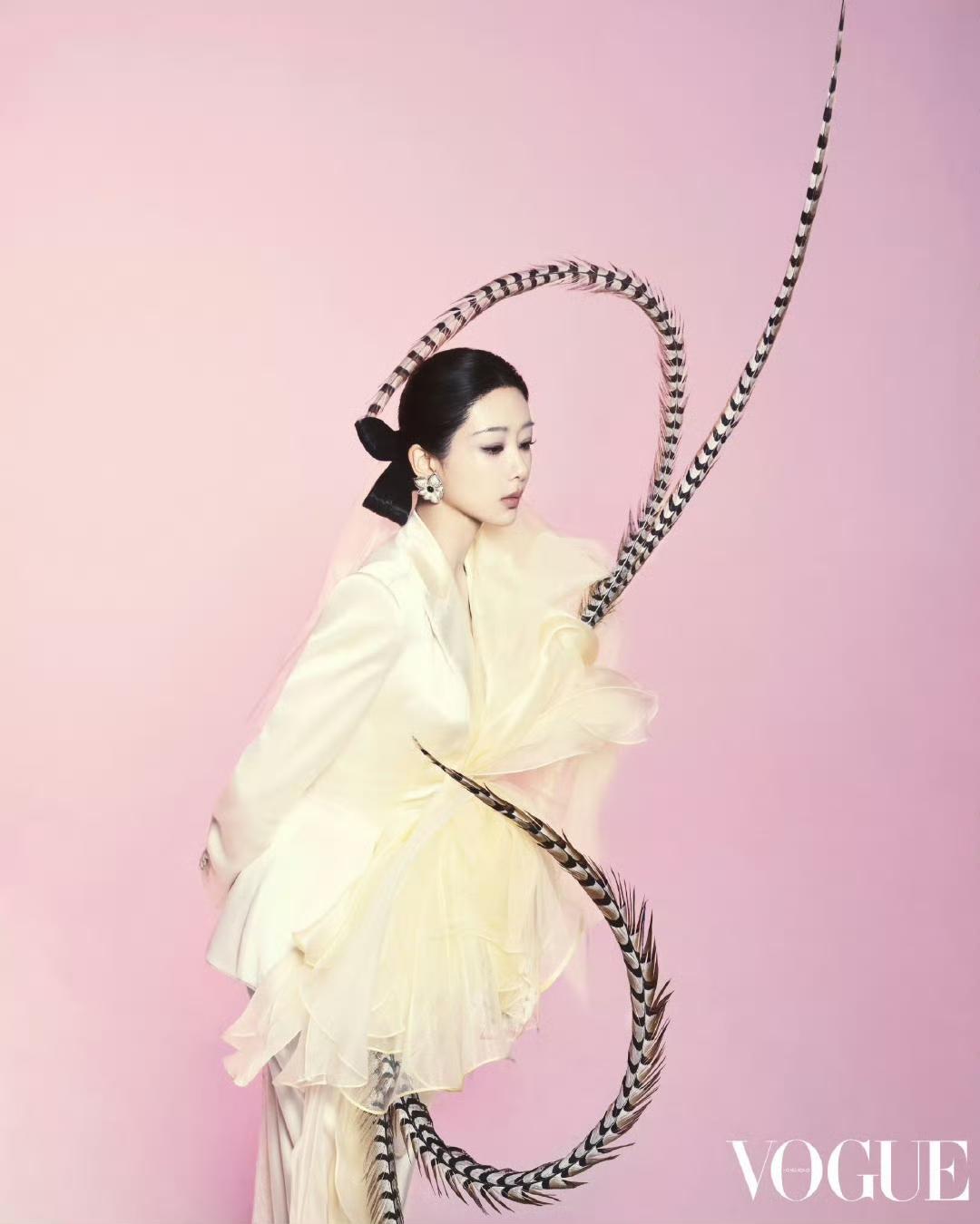 杨紫解锁VOGUEHK创刊级成就，90后女星时尚版图再拓新高度近日，一则