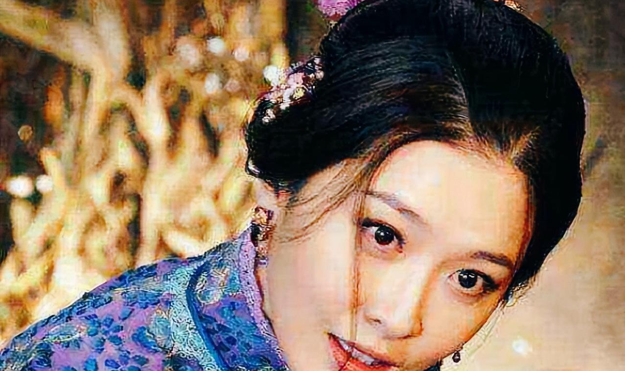 古代，一男子深夜从窗户进入一个年轻寡妇卧房，随后，男子掏出了匕首想要行凶！深更半