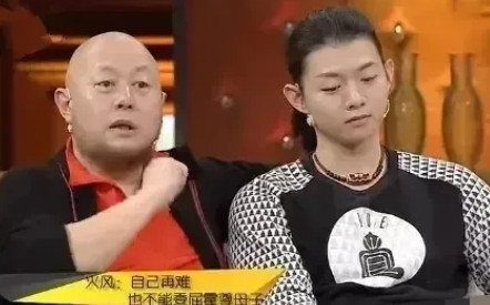 1992年，火风与原配妻子仲小萍离异后，一年只能见儿子霍尊3次面。一次，霍尊到再