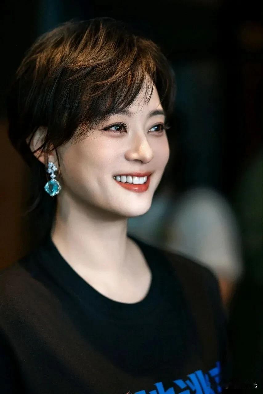 演员孙俪说：“我女儿看《甄嬛传》，她现在已经看了六七遍了，她说妈妈，我发现里面最