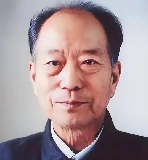 80年代，兰考的四个农民长途跋涉，去新安监狱探监，在门口，监管人员问：“你们来看