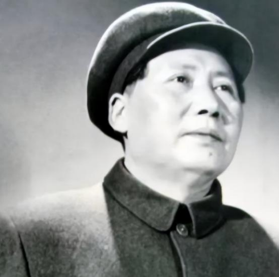 1958年，毛主席下令炮击金门，不小心炸死两个美国顾问，美国得知后率大军压境，指