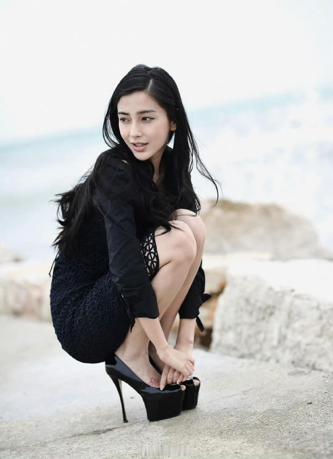 杨颖这高跟👠确实让人看不懂，自己身高也不矮啊[捂脸哭]​​​​