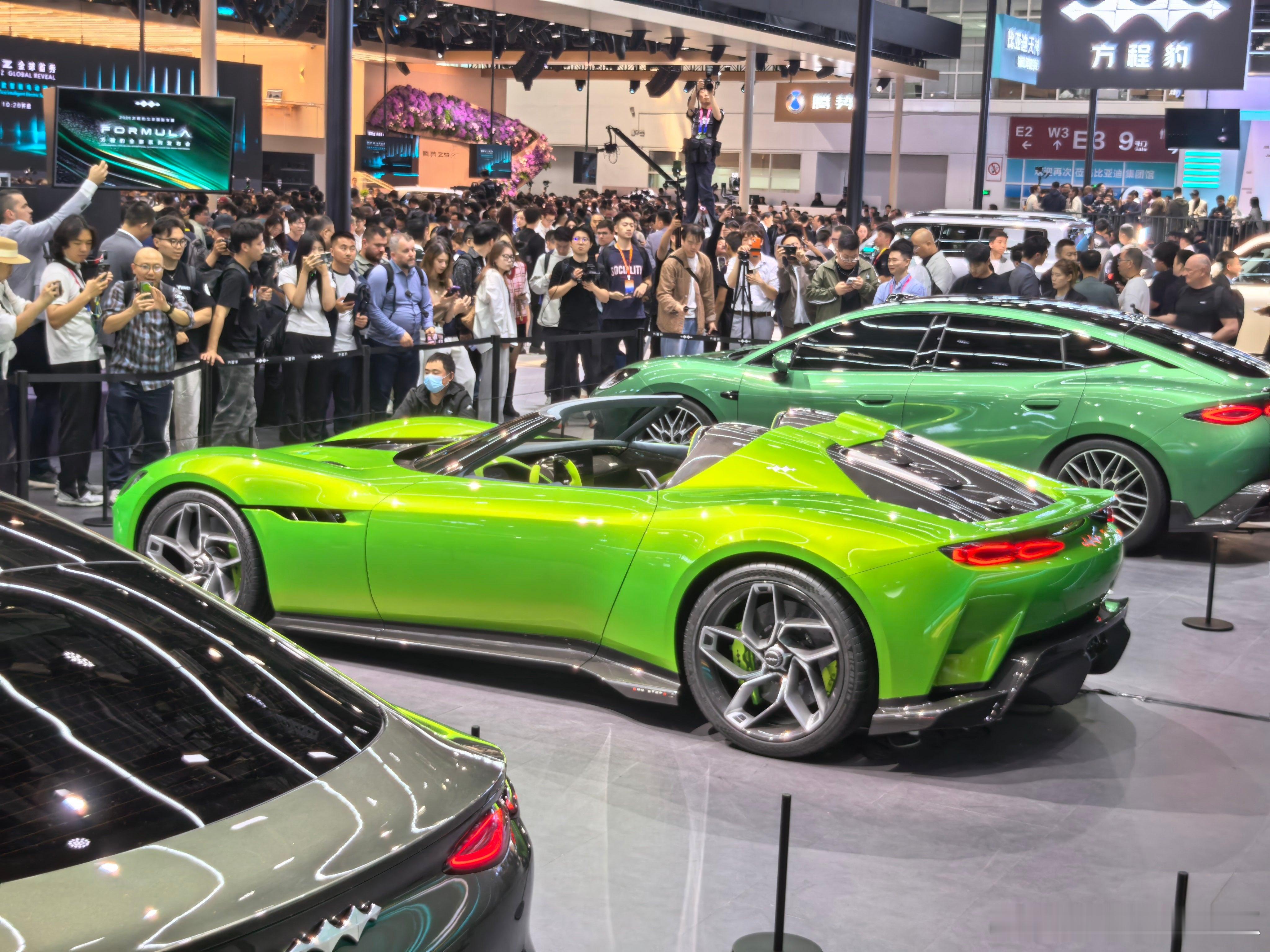 卧槽这还是比亚迪么？突然就帅起来了。