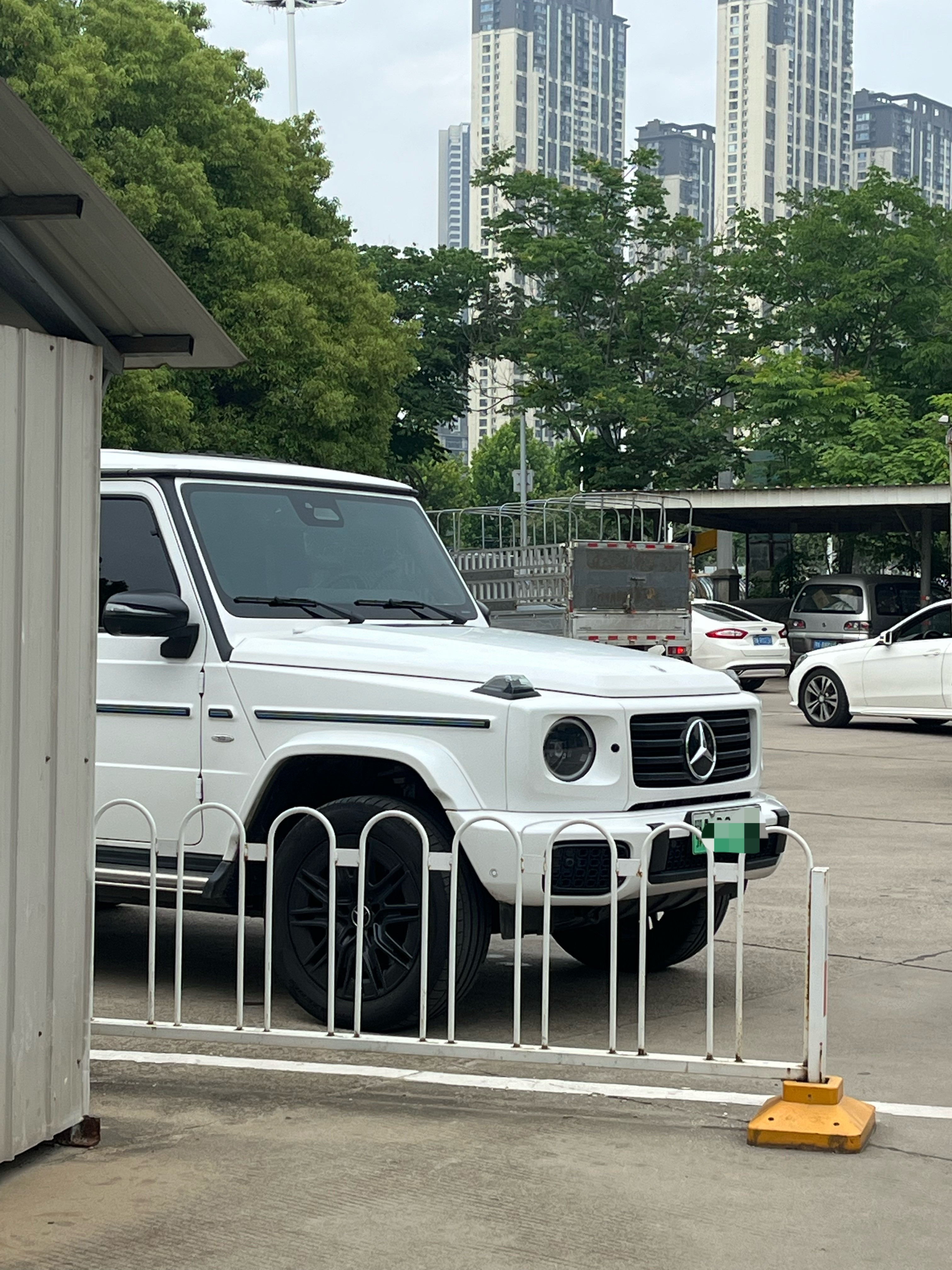第一次见到电G，大G挂绿牌多少还是有点不习惯[doge][doge]不过必须得说：有钱真