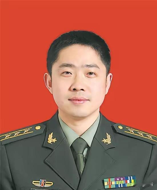 张泽斌，中央军委联合参谋部某局参谋，男，汉族，1983年8月出生，2000年9月