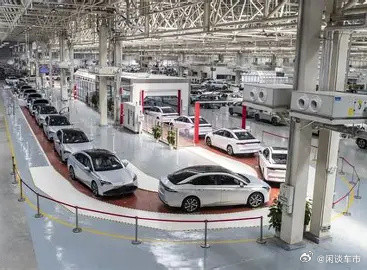 【多家车企发布2026年销量目标】2025年中国汽车产销双双突破3400万辆创历