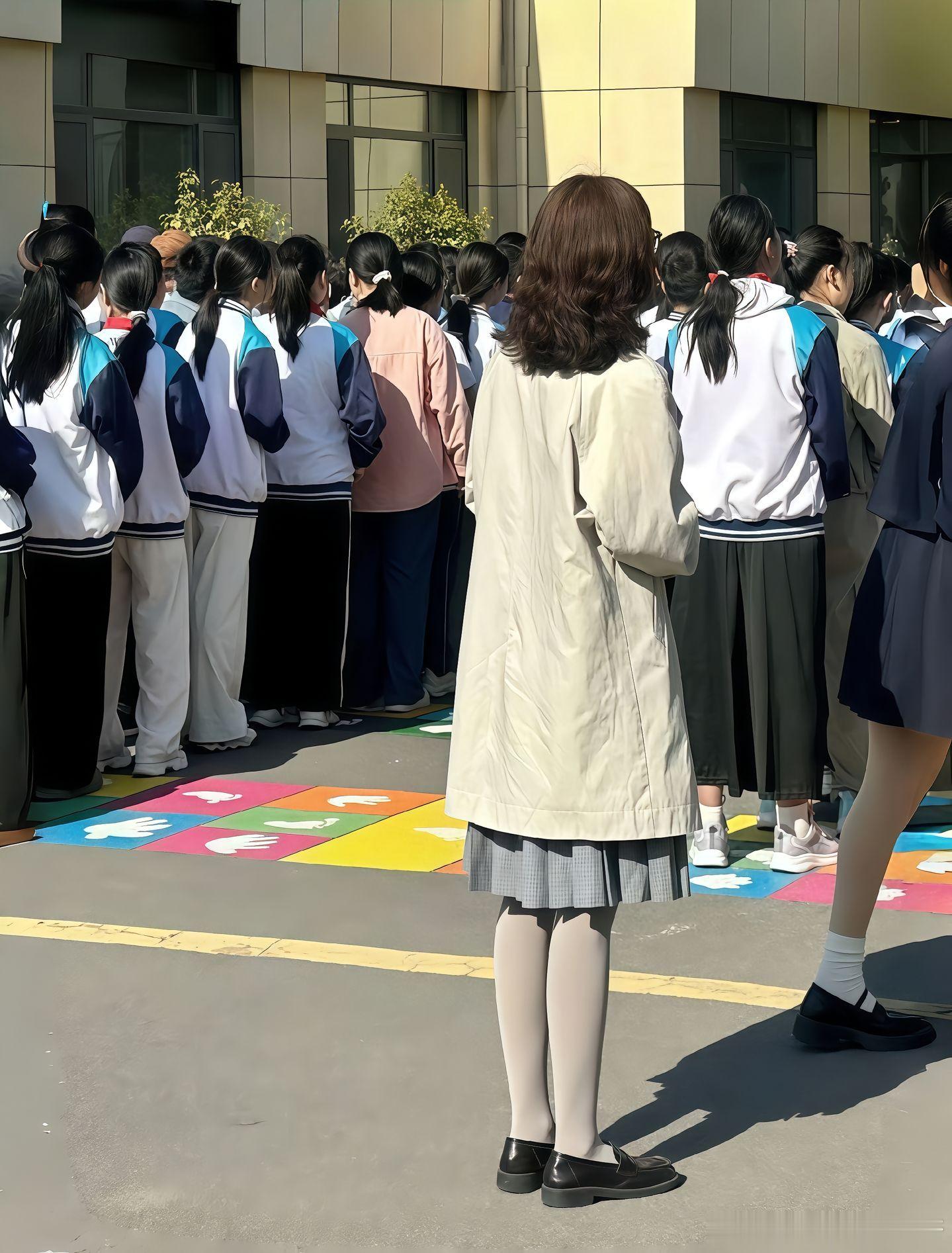 背影看上去更美，秋季老师日常穿搭~​​​