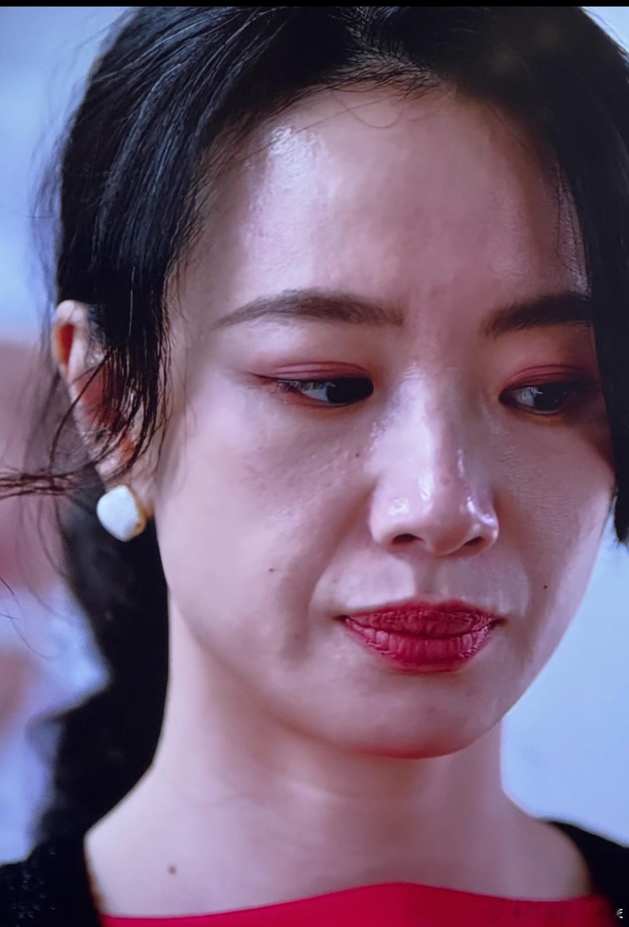 蜜语纪也太省钱了，磨皮滤镜只给男女主用。男二、女二皮肤差到影响我看剧了。