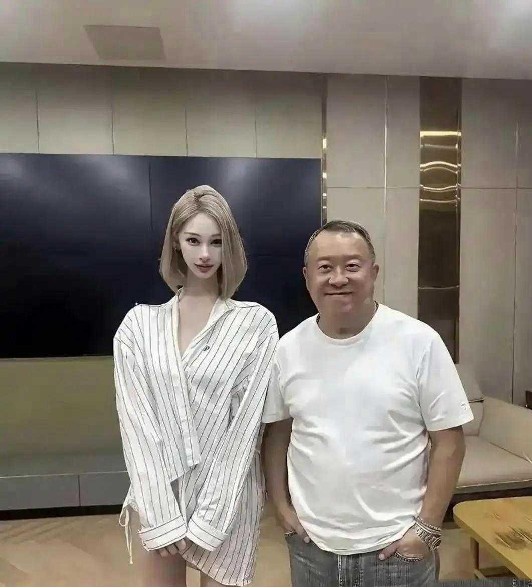曾志伟头都大了，躲还是不躲