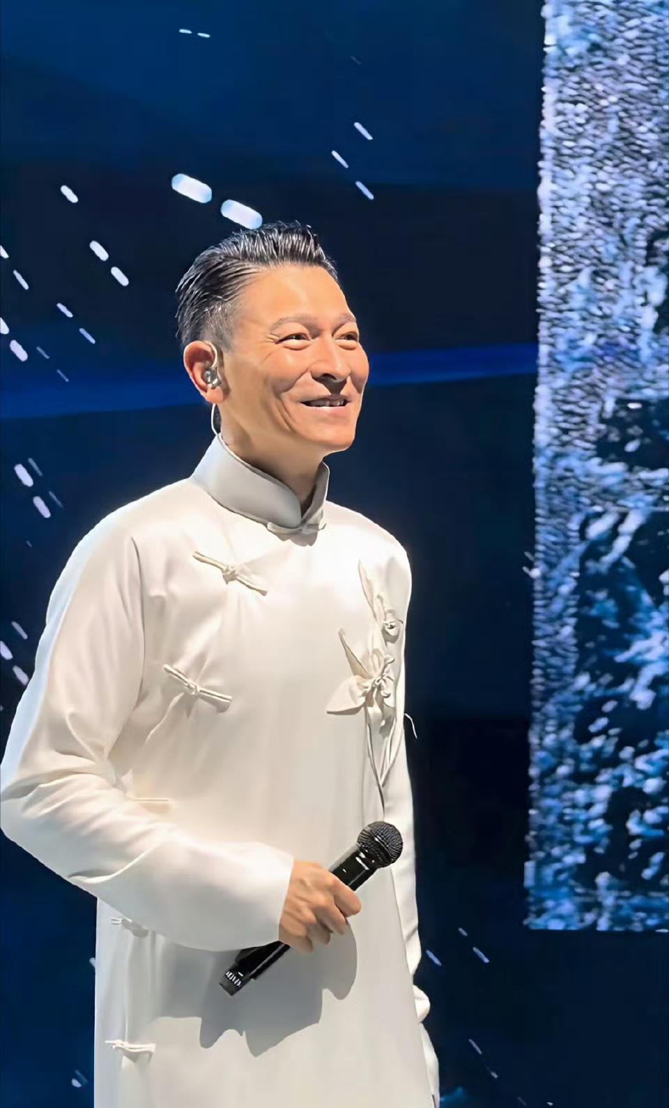 刘德华凭什么能压轴全运会？前面还有个老大哥成龙。提出这个问题只能说我们太