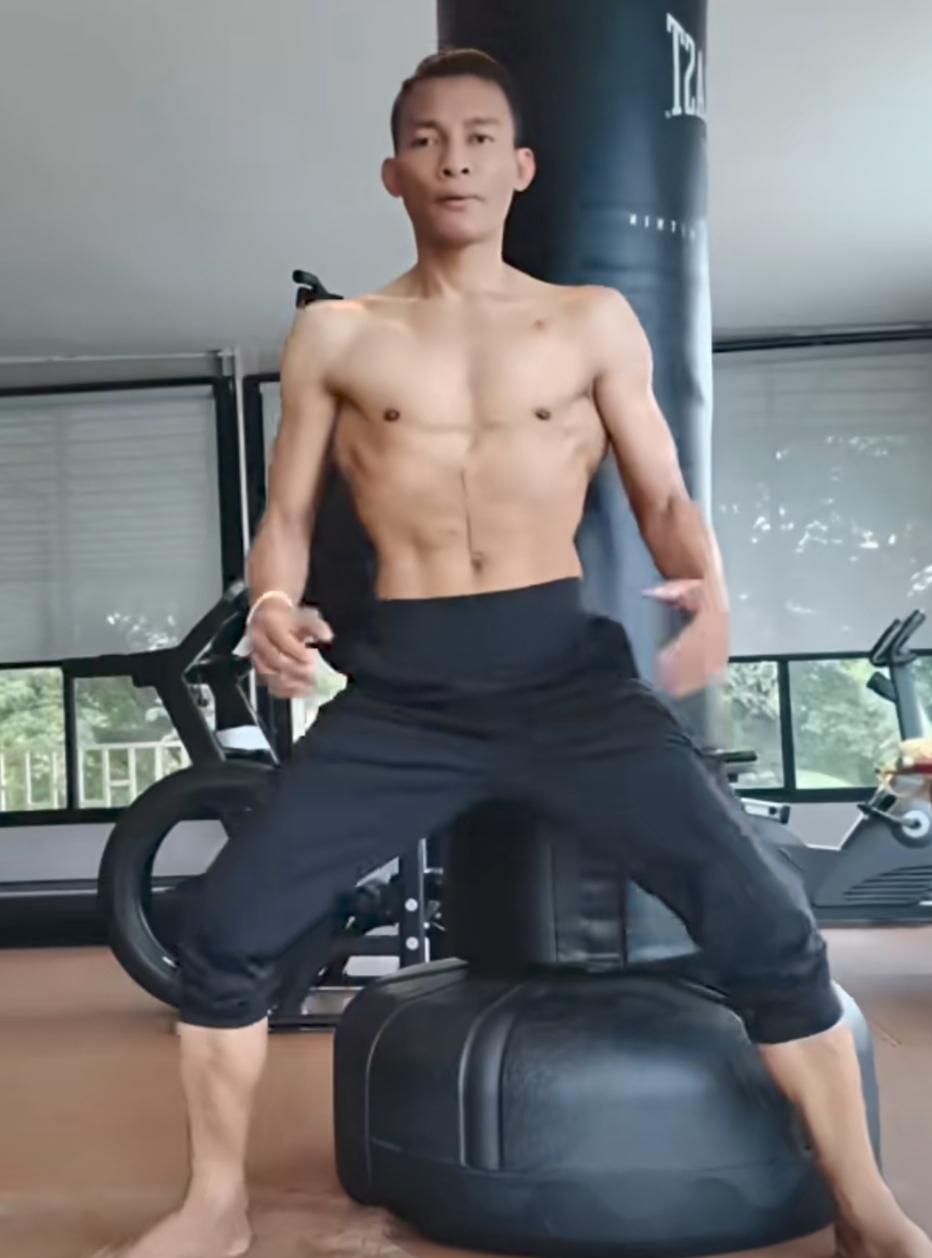 托尼·贾是我唯一记住的泰国演员，泰国电影除了恐怖片就数他的武打片最让人着迷。