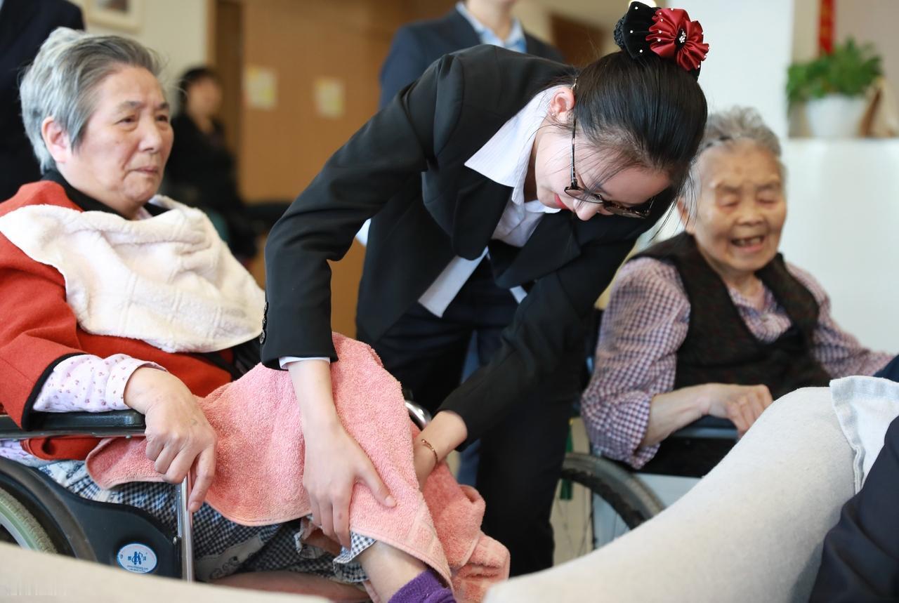 【2026年养老金迎利好消息！根据调整公式，1956年以前出生或更受益】2026