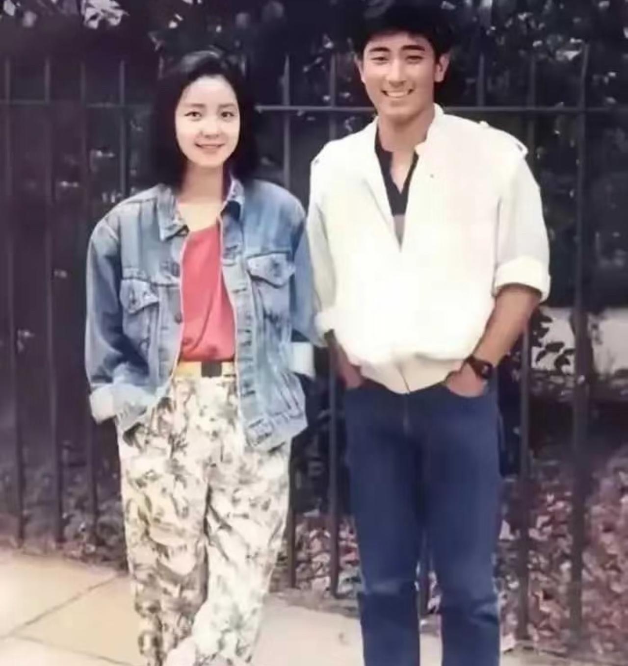 当年的邓丽君和张帝，张帝年轻时是这样啊！