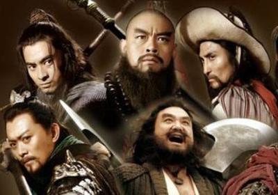 说一说水浒里哪些将领下了马，步战能打得过武松？王进第一，开篇第一位大牛，估计