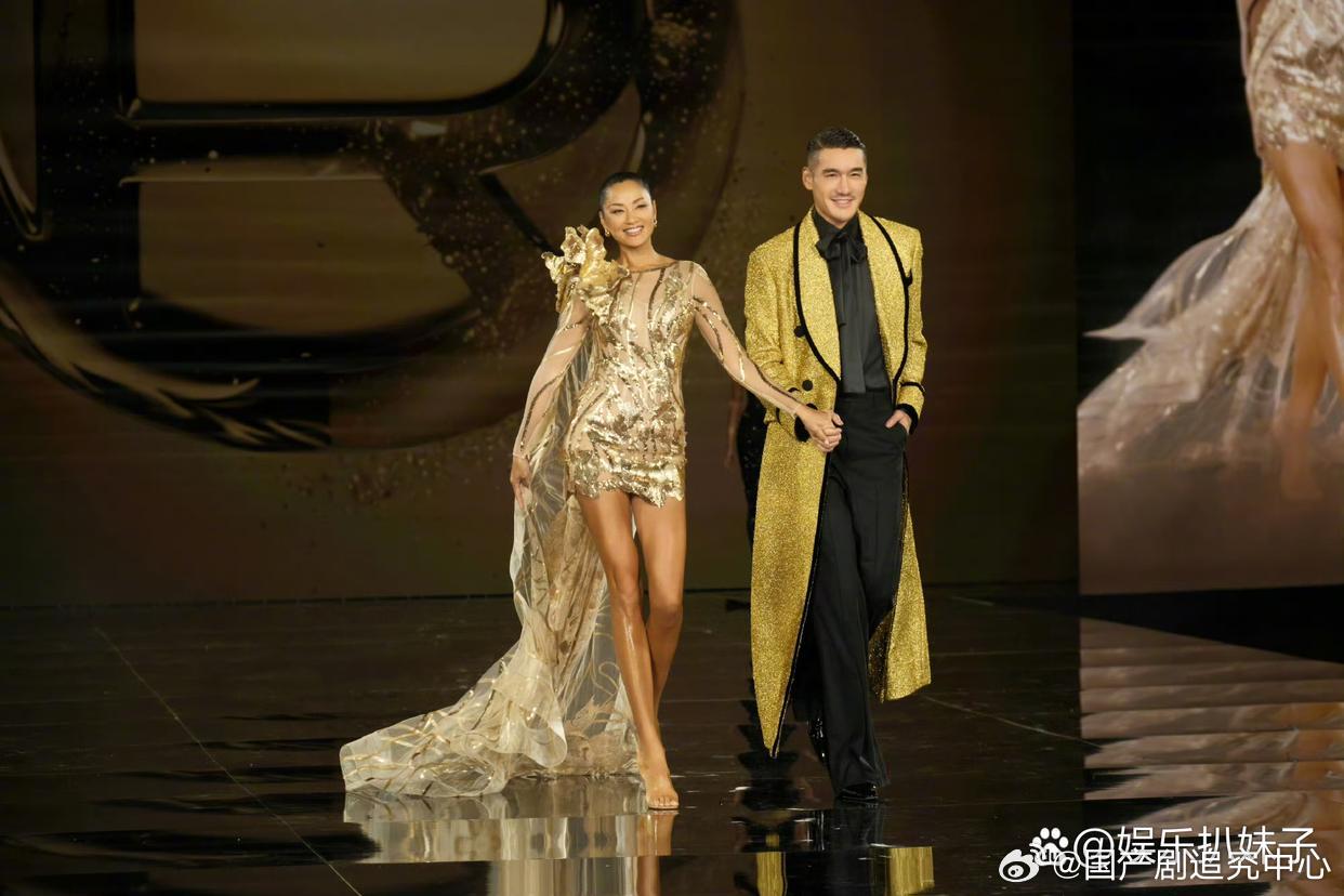 1.瞿颖翻红后把自己的好姐妹胡兵带着参加各种活动，两人如今纯友谊，各自都有伴侣。