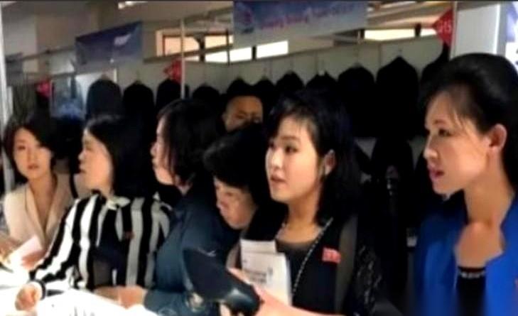 跟你说个事儿，你可能不信。欧美明星头上那顶几千美金的真人发假发，源头很可能，是