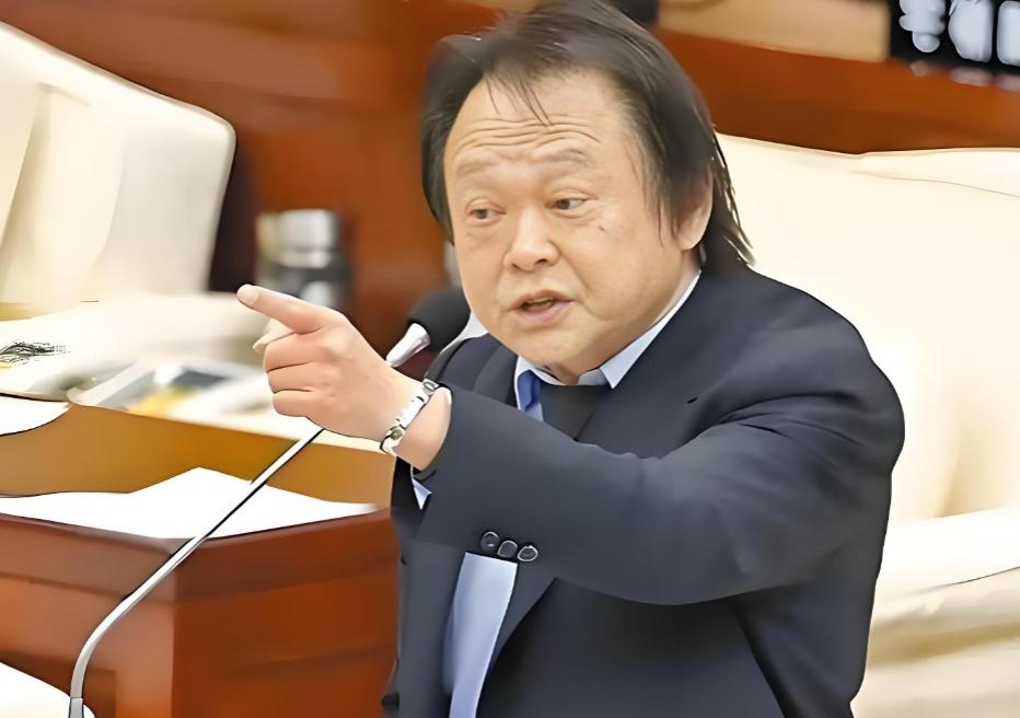 4月8日下午，民进党召开中执会，王世坚在会前接受媒体采访时被问及中国国民党主席郑