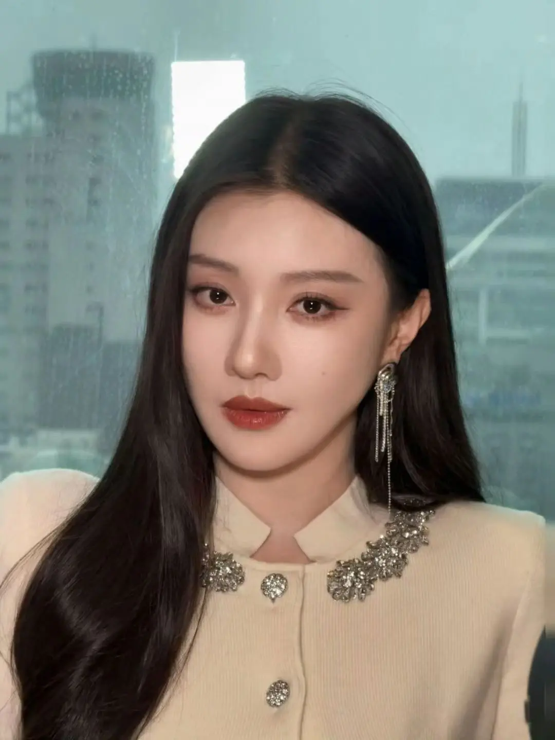 这次轮到角姐了。