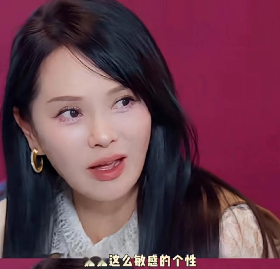 每当孙杨发言时，马頔的表情一定要看伊能静问孙丞潇有没有发现金莎是个高敏感人，