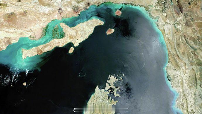 【专家：在霍尔木兹海峡危机解决前，无法评估阿联酋退出欧佩克的后果】黎巴嫩经济和