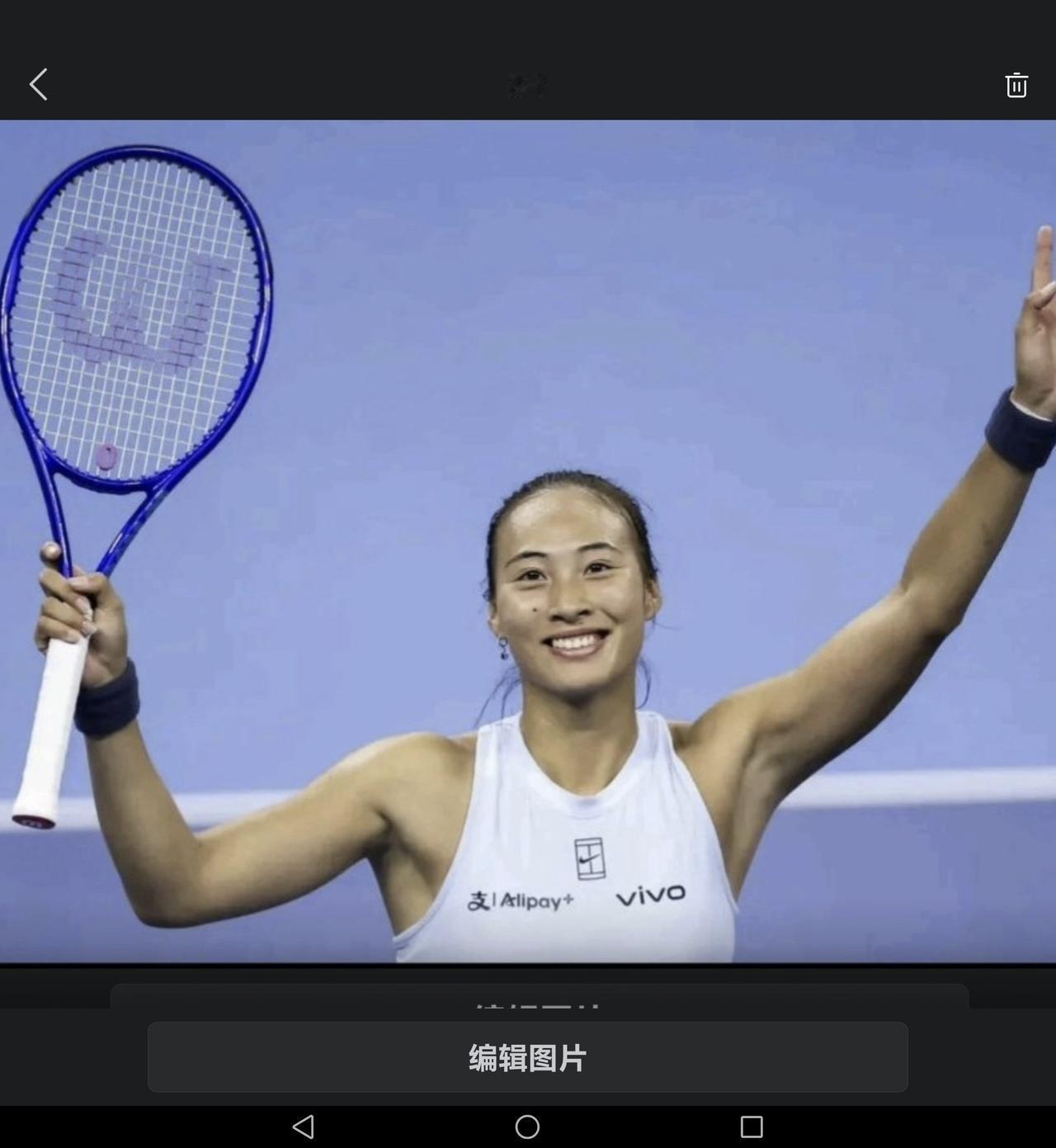 伤病复出的郑钦文有战胜莱巴金娜的实力，但就是被积分下滑想赢球的压力击碎，冰山美人