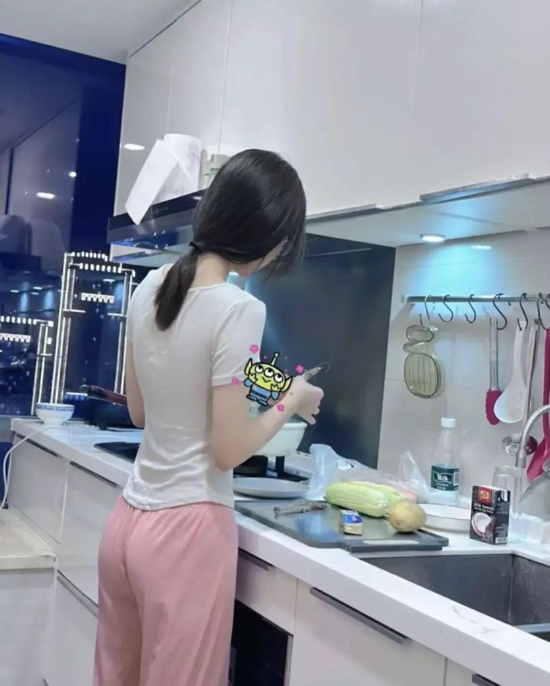 过来做菜给你吃喜欢吗
