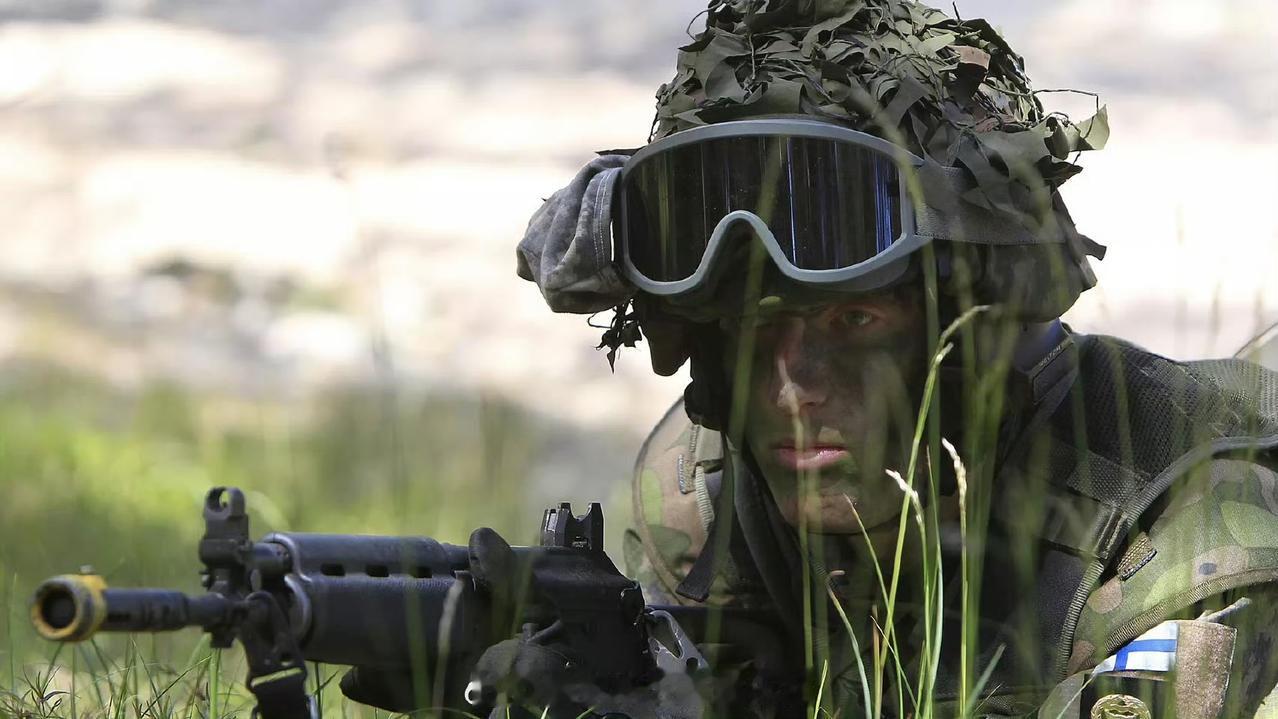 北约东扩或许是俄乌冲突爆发的原因之一，但绝不是冲突根源。芬兰和瑞典急匆匆的加入北