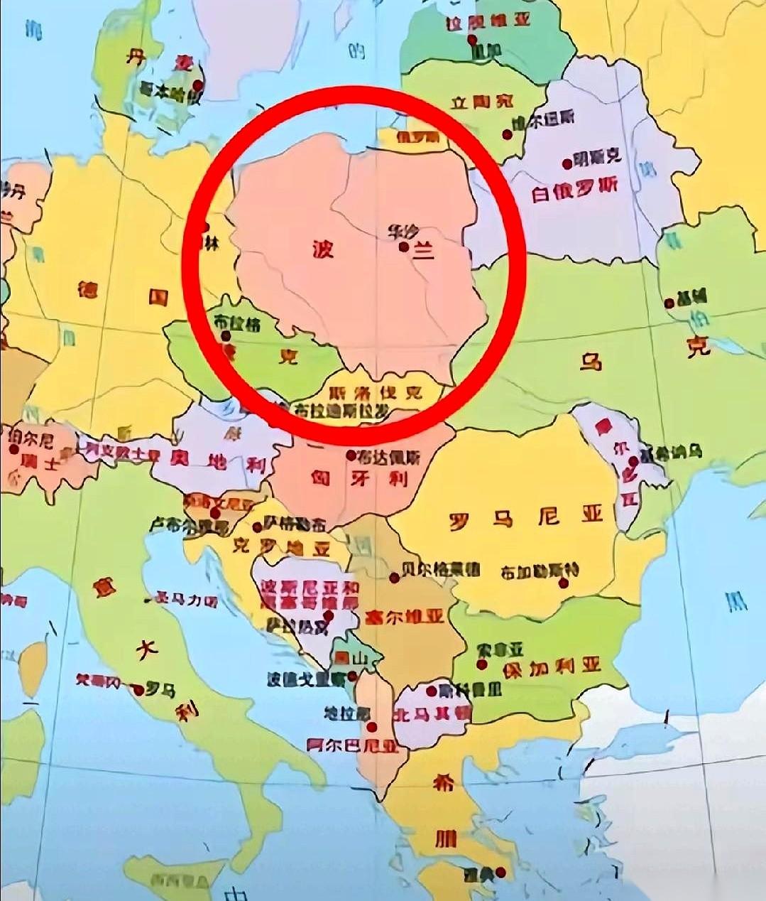 聊聊最近的波兰。全世界都在猜谁会是俄乌战场的下一个“下场者”，美英法德还在反复掂