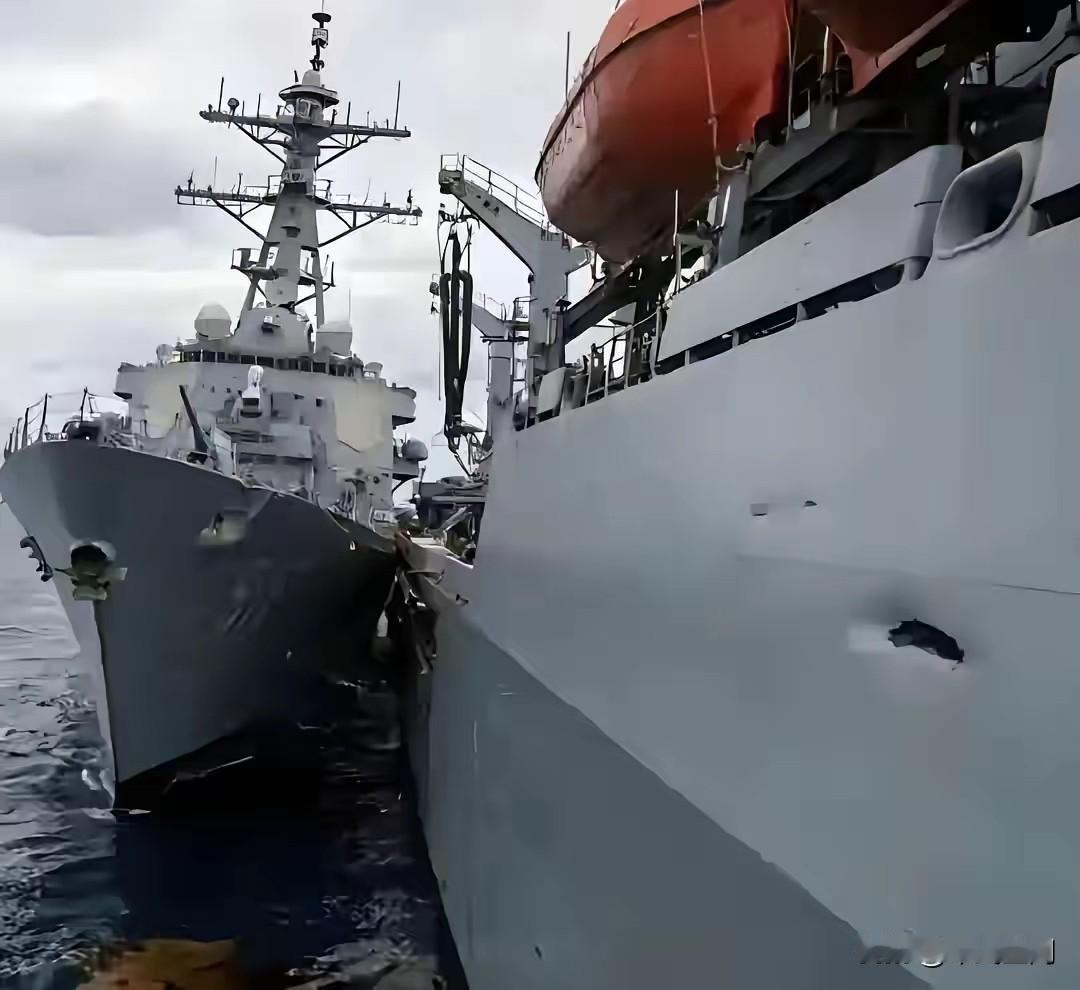 美“供应号”补给舰被撞，受伤程度曝光。2月11日，美国“特拉克斯顿”号宙斯盾驱