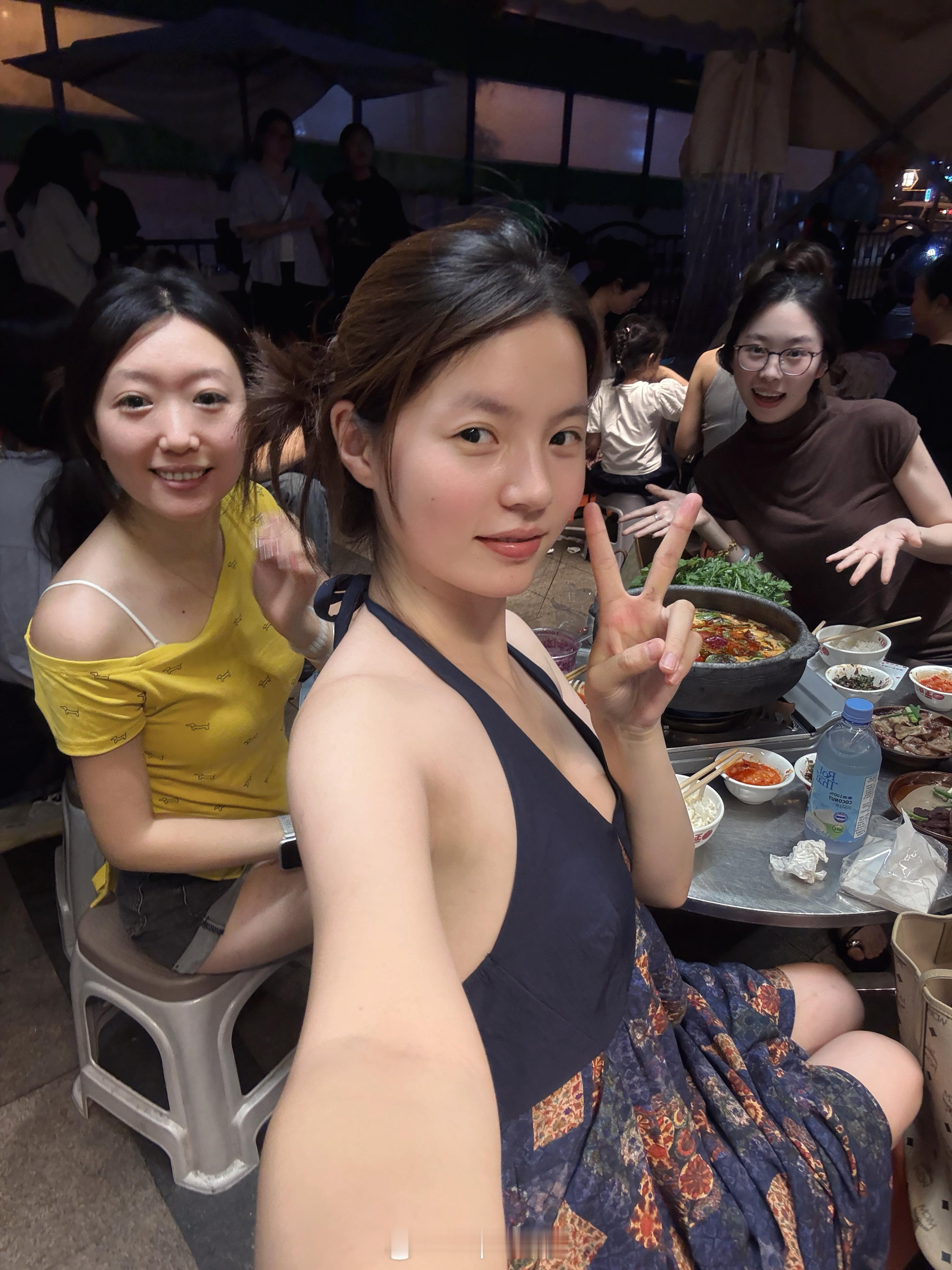 酸汤火锅，好爱好吃好吃！！！！​​​