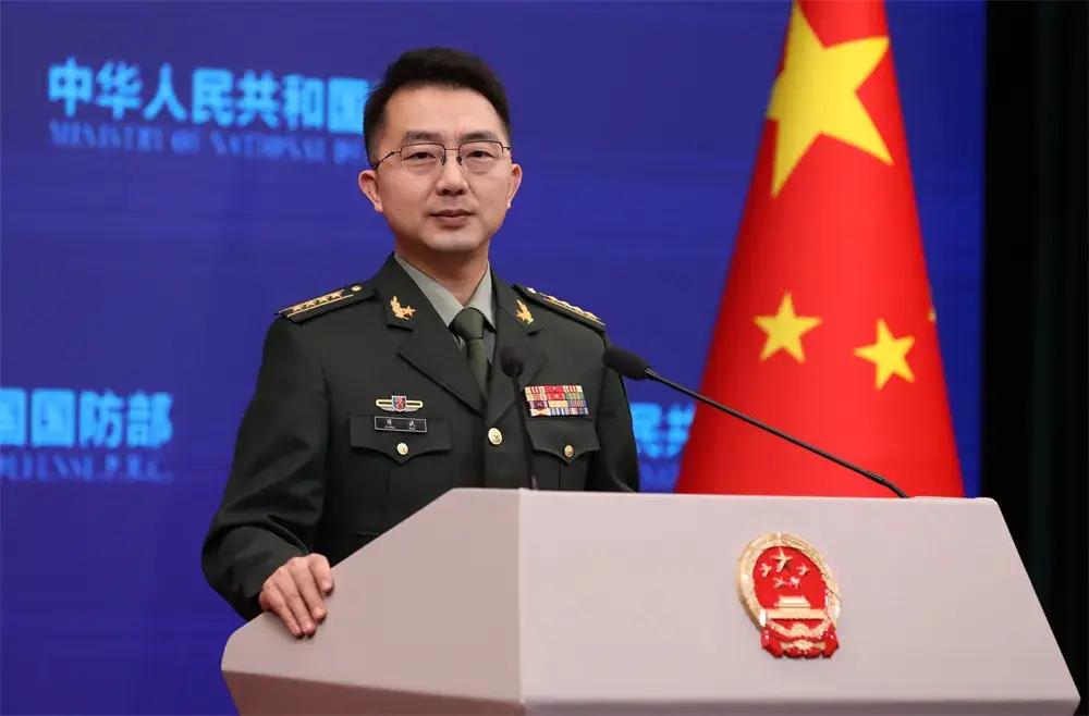 台湾慌忙求饶，大陆官媒放出狠话：必须追责！事情得从10月1日说起。那天是中华