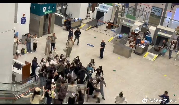 感觉张凌赫有些崩溃了家人们，最近好像感觉到张凌赫有些崩溃了，这事儿可太值得咱们