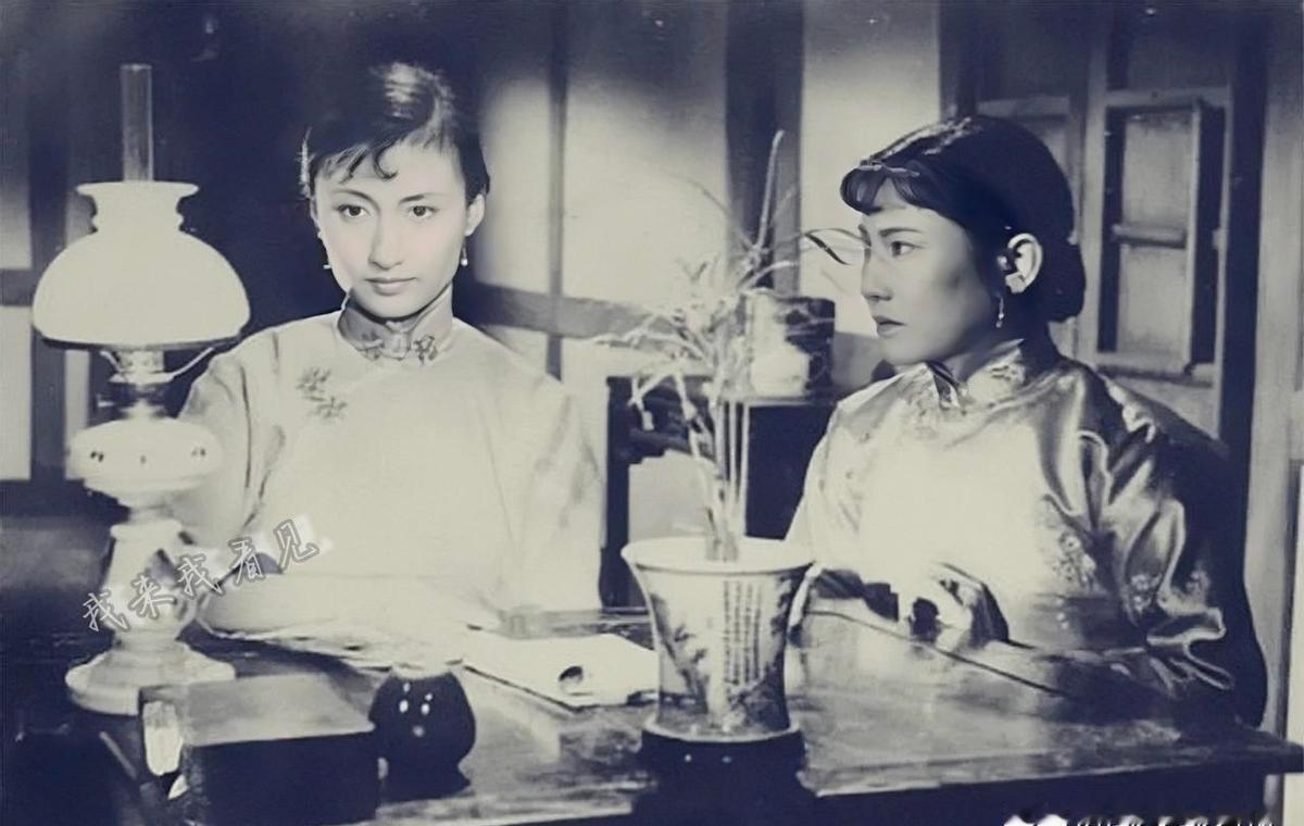 说演悲剧一定要哭天抢地？那你是没看过黄宗英演的“梅表姐”。用微笑把人看得心碎