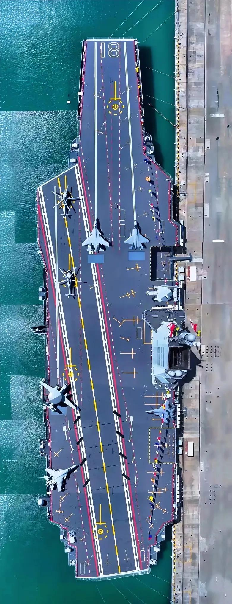 福建舰电磁弹射一旦坏了，歼15立马成摆设！靠自身推力，在没有仰角的平甲板上起飞很