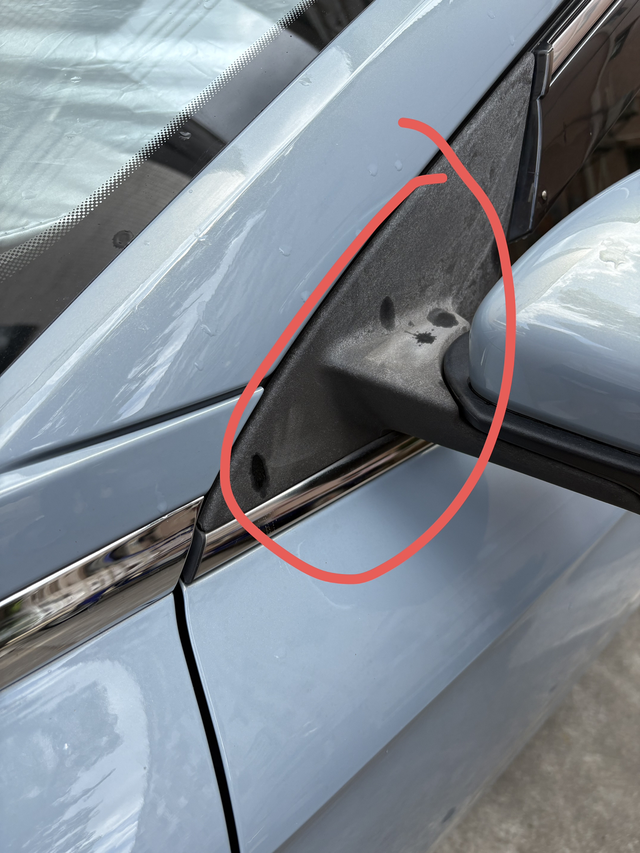 帝豪这个位置用的什么垃圾材料都晒掉色了