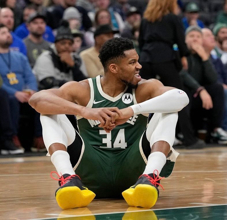 MarcStein：雄鹿一直在告知各队，他们不会交易字母，他们不接受问价。于是