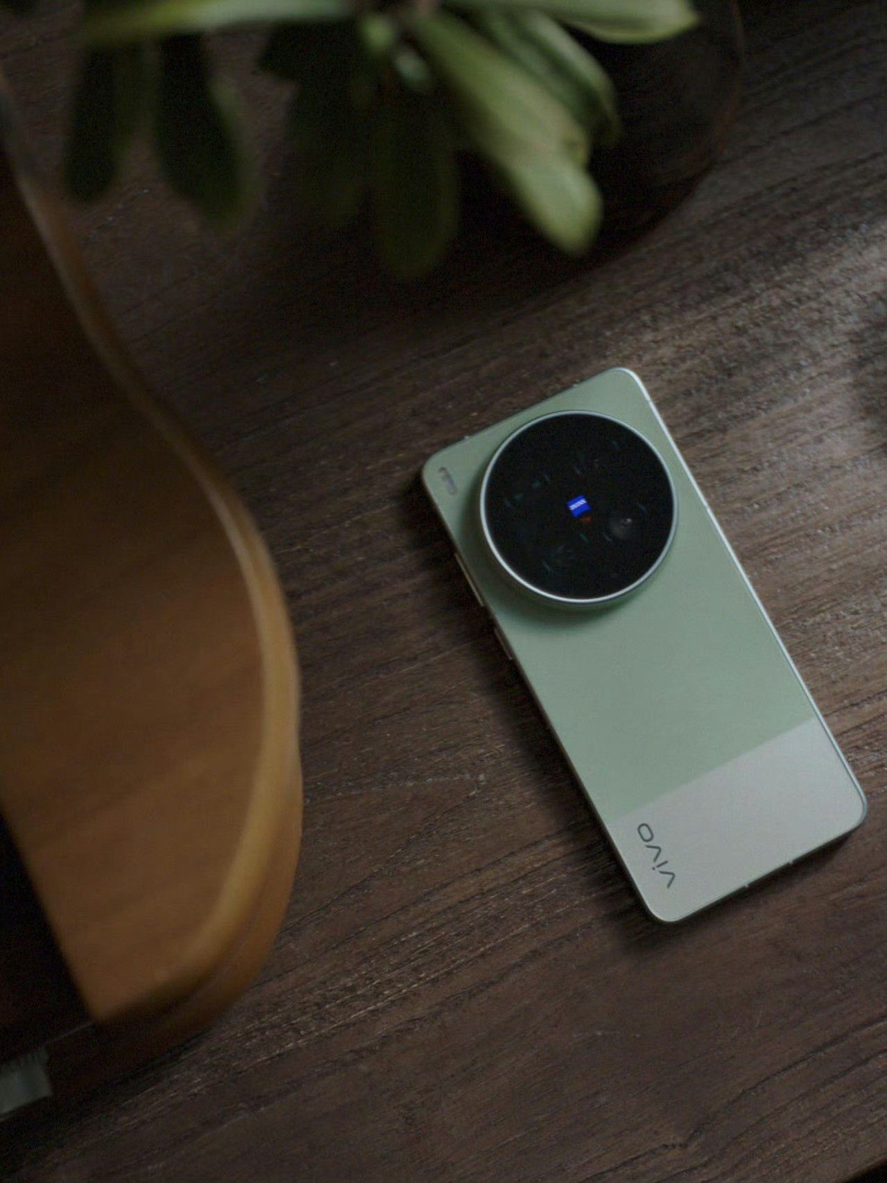 vivoX300Ultra专业V单全新配色「胶片绿」，影像套装包括全新专业