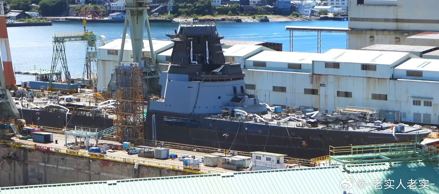 日本海军的新型宙斯盾巡洋舰正在逐渐成型，吨位据说比055还大。当代违章建筑正在成