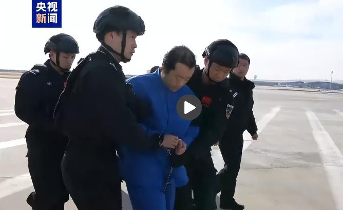 中国警方正式宣布：1月8日，成功将重大跨境赌诈犯罪集团头目陈志从柬埔寨金边押解回