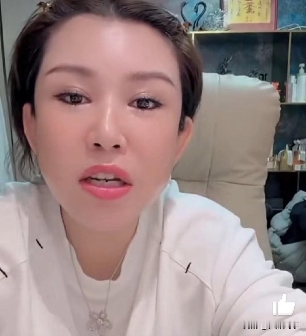 驴姐质疑佳希“无缝衔接”，不怪白雨发疯！驴姐质疑老狗刚