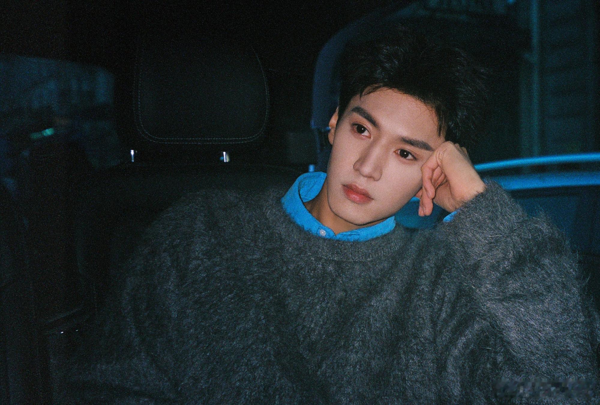 12月陈哲远聚焦作品相关安排，宣传与拍摄行程有序排布，有效播剧的呈现彰显高效的