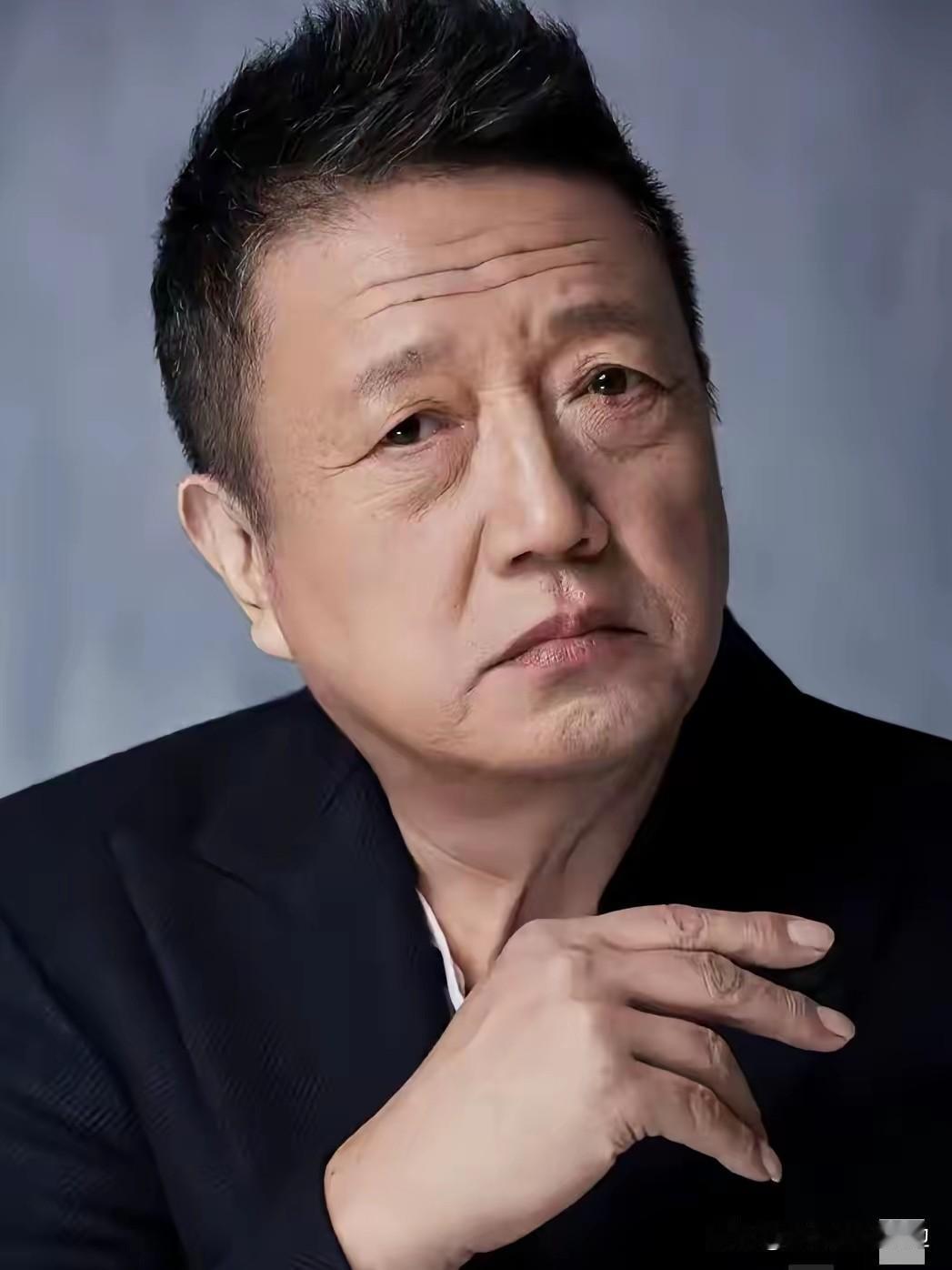 演员秦焰去世了查了一下才知道和所有明星不同，他的晚年生活居然是这么过来的！